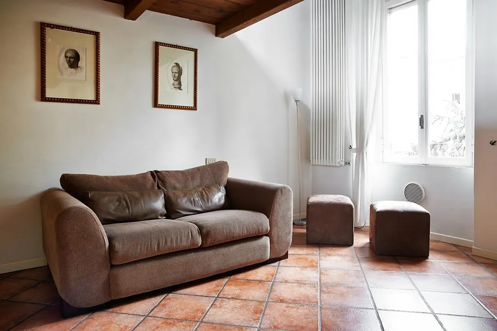 P&P Piazza Bergamo Apartment 0*,